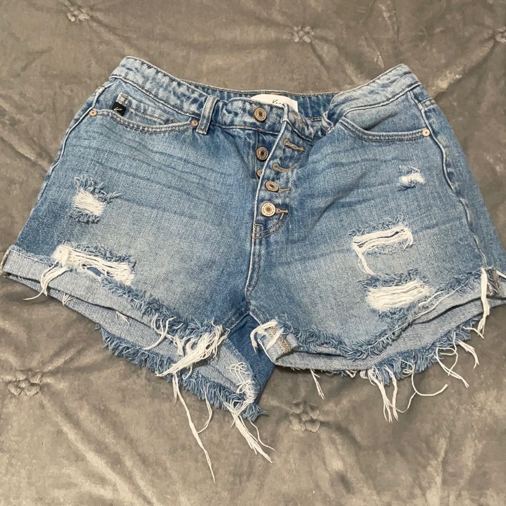 KanCan light wash denim jean shorts